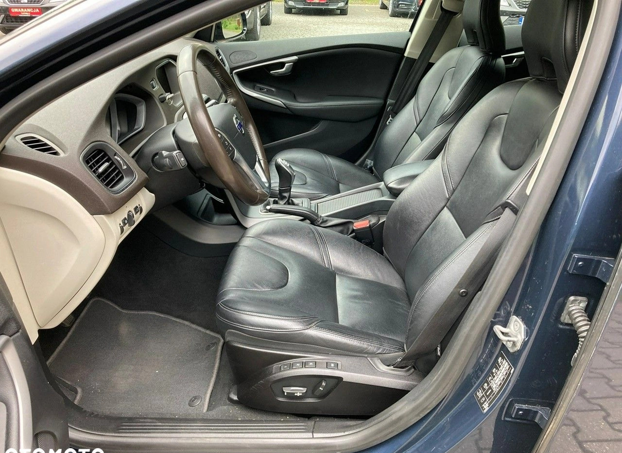 Volvo V40 cena 37900 przebieg: 223000, rok produkcji 2013 z Modliborzyce małe 497